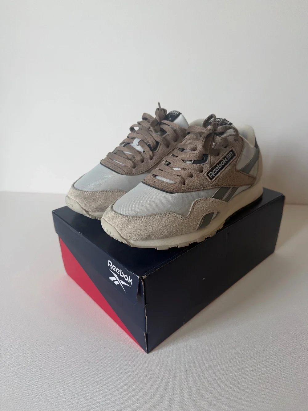 Reebok Men's Taupe and Light Gray Sneakers